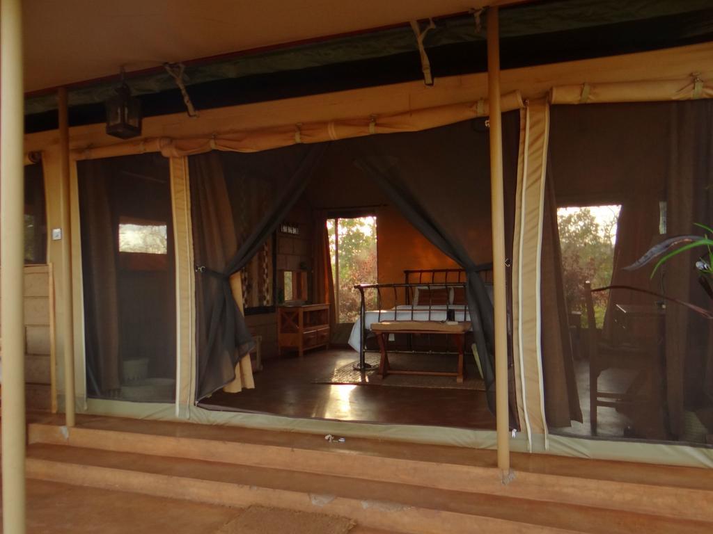 Ikweta Safari Camp Hotel Maua Exterior photo