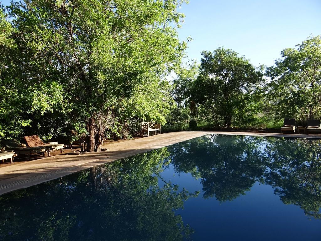 Ikweta Safari Camp Hotel Maua Exterior photo